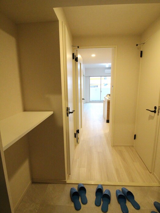 物件内観写真7　(玄関)