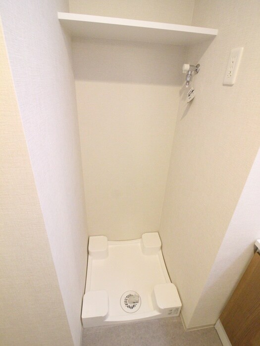 物件内観写真10　(洗濯機置場)