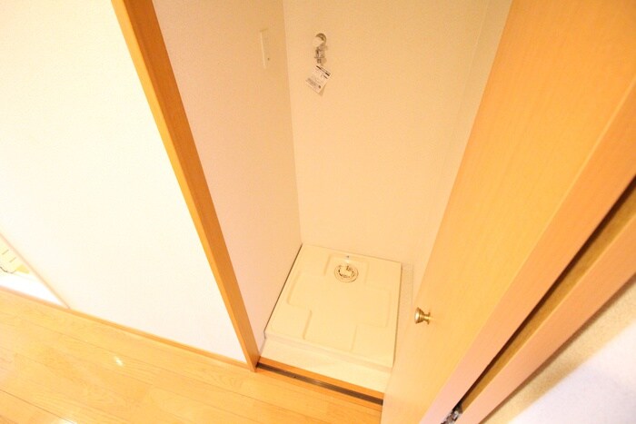 物件内観写真17　(洗濯機置場)