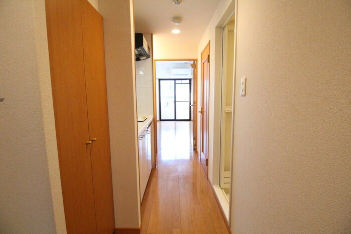 物件内観写真20　(廊下)