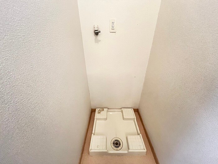 物件内観写真9　(洗濯機置場)