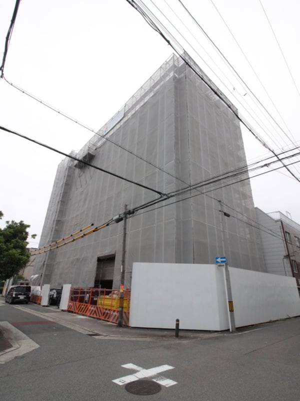 建築中