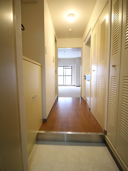 物件内観写真11　(玄関)