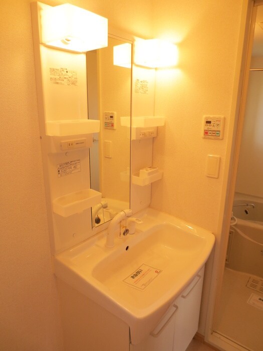 物件内観写真8　(洗面)