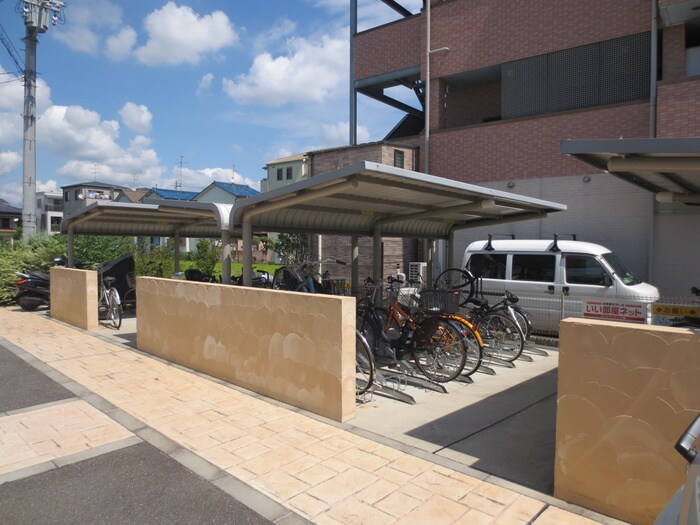物件外観写真5　(駐輪場)