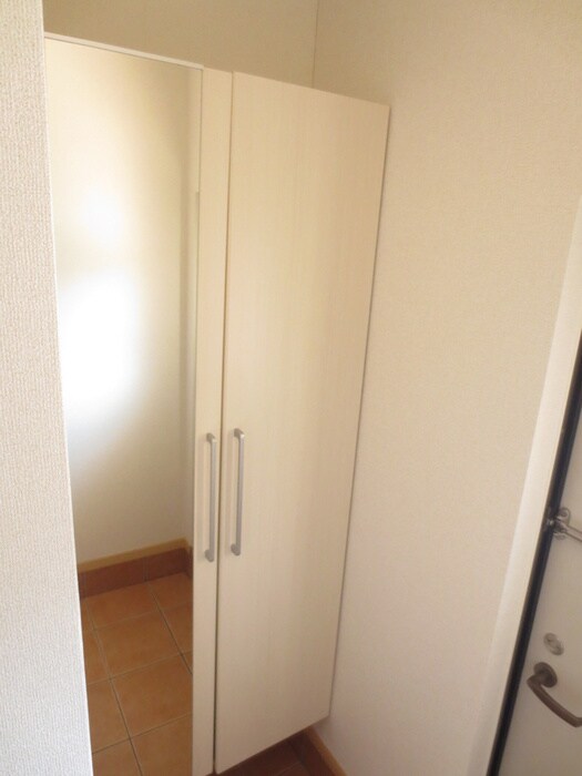 物件内観写真15　(靴箱)