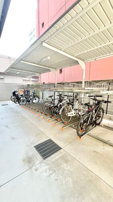 物件外観写真5　(駐輪場)