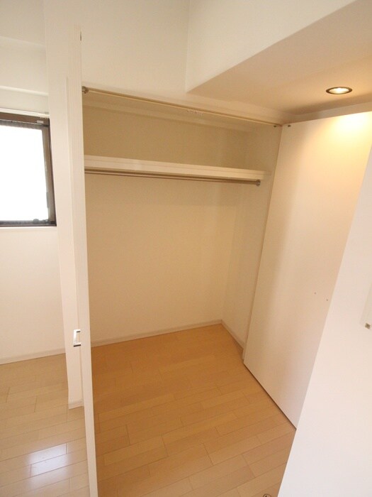 物件内観写真16　(収納)