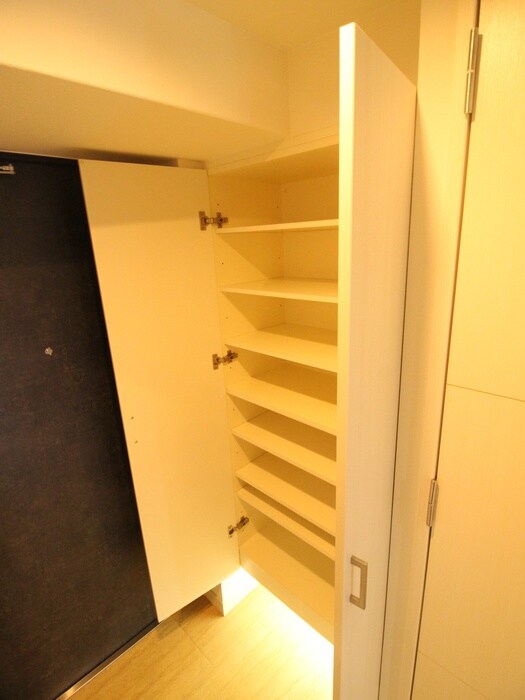 物件内観写真18　(靴箱)