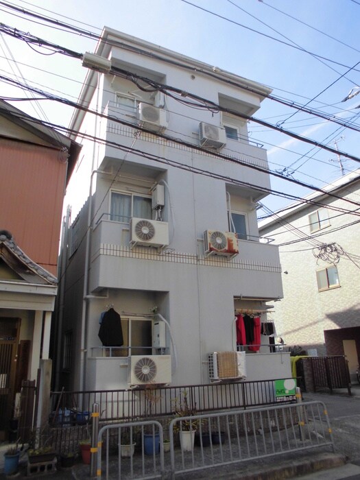 クアルト香里園の物件外観写真