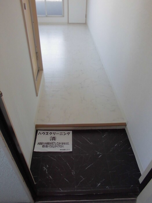 物件内観写真17　(玄関)