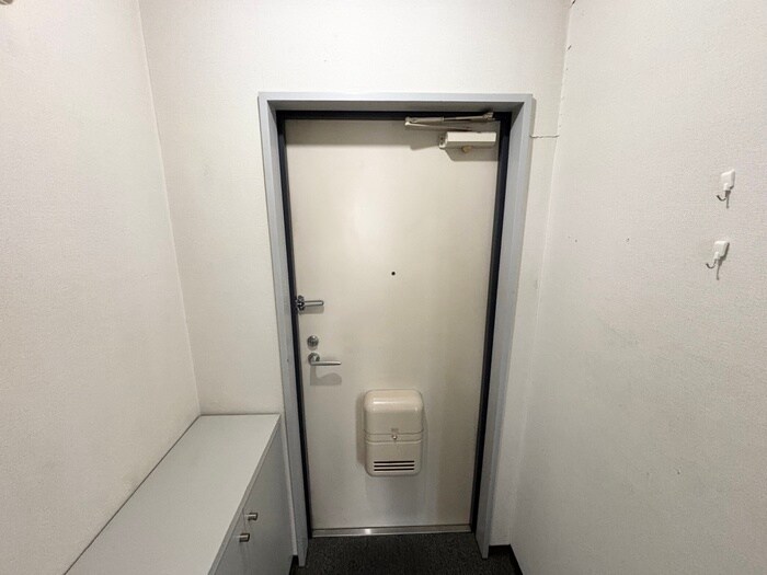 物件内観写真12　(玄関)