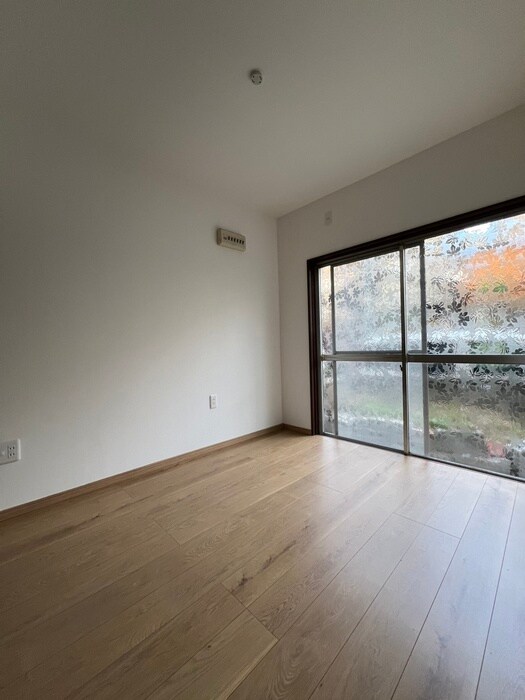 物件内観写真4　(居室)