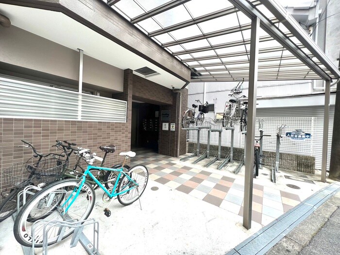 物件外観写真5　(駐輪場)