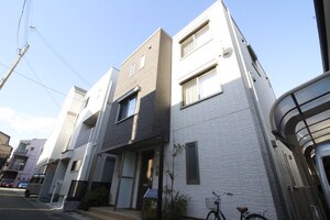 シャーメゾン金沢外観写真