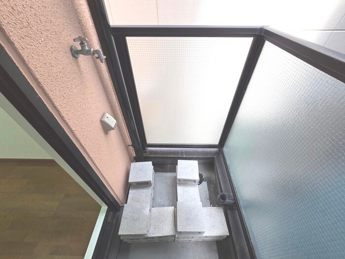 物件内観写真11　(洗濯機置場)