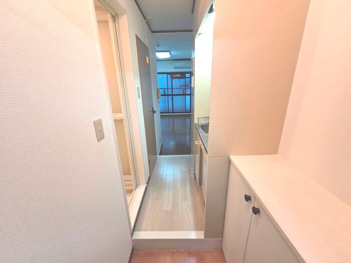 物件内観写真18　(廊下)