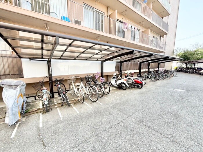 物件外観写真5　(駐輪場)