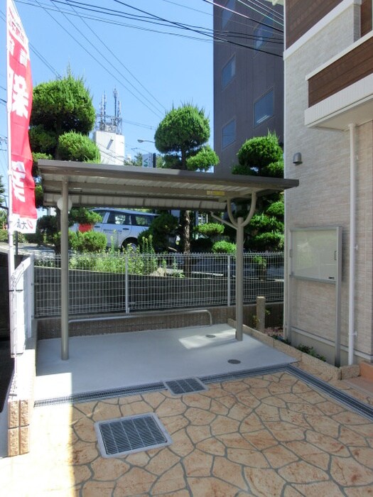 物件外観写真4　(駐輪場)