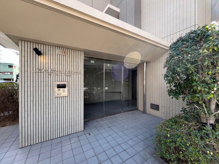 物件外観写真2　(エントランス部分)