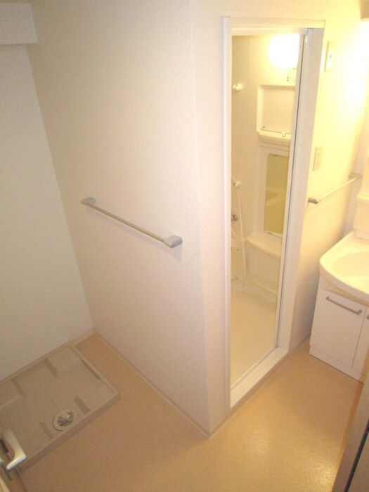 物件内観写真17　(洗濯機置場)