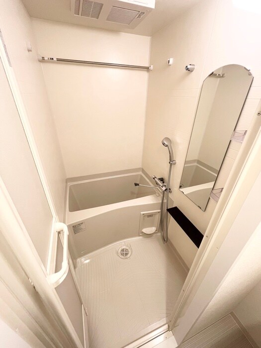 ﾌﾟﾚｻﾝｽ南堀江ｻﾞ･ｾﾝｽ(1002)のバス