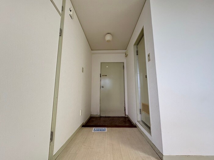 物件内観写真15　(廊下)