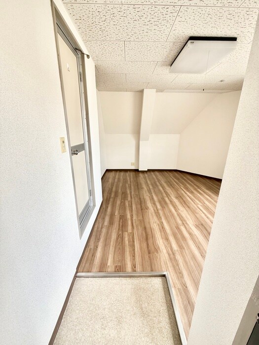 物件内観写真8　(玄関)