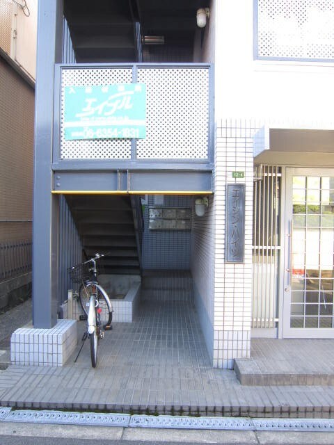 物件外観写真6　(エントランス部分)