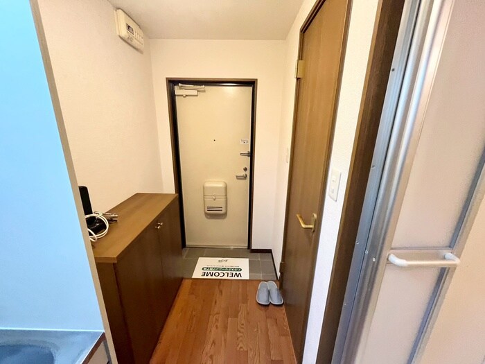 物件内観写真18　(玄関)