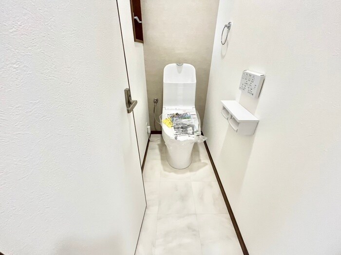 物件内観写真8　(トイレ)