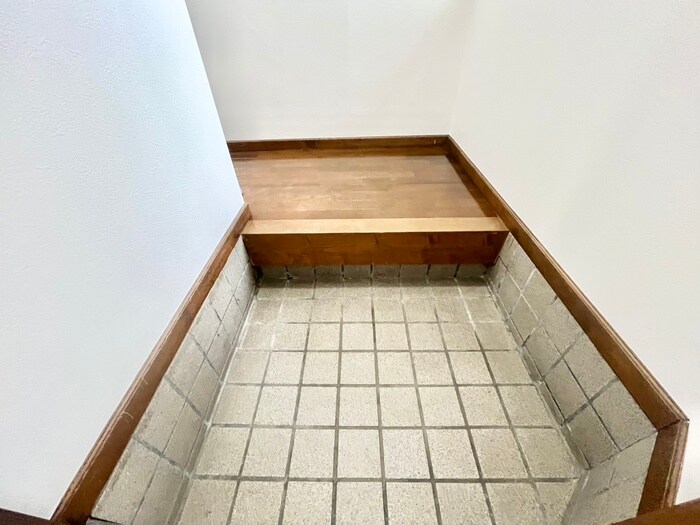 物件内観写真9　(玄関)