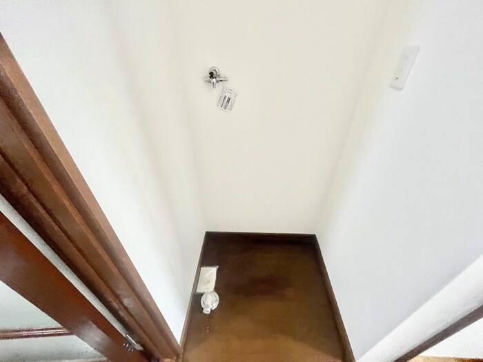 物件内観写真18　(洗濯機置場)