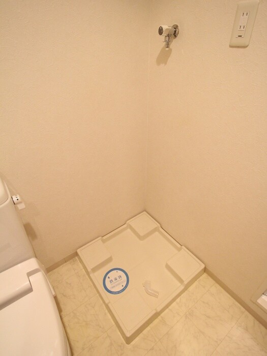 物件内観写真11　(洗濯機置場)