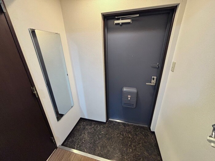 物件内観写真14　(玄関)