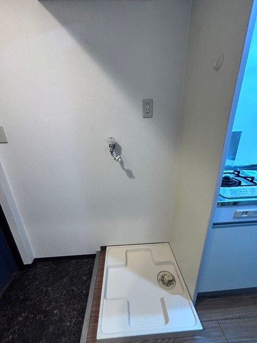 物件内観写真17　(洗濯機置場)