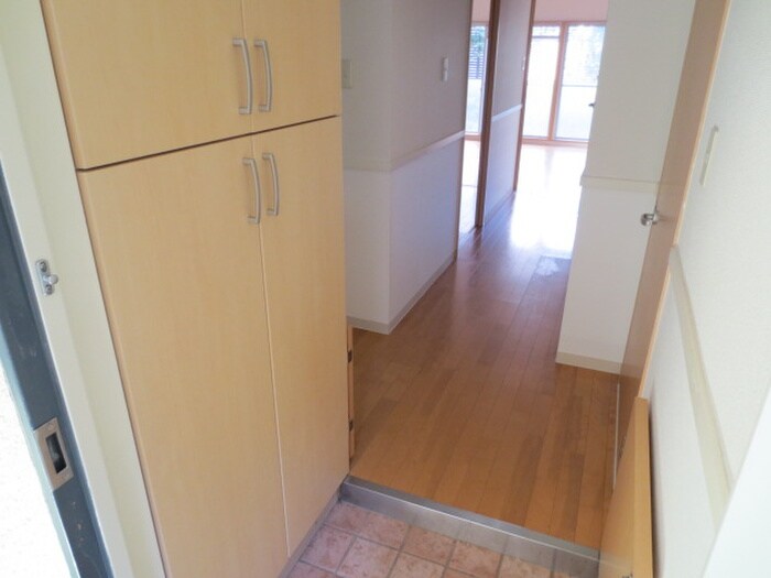 物件内観写真10　(玄関)