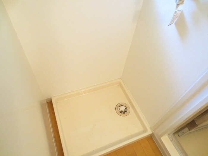 物件内観写真15　(洗濯機置場)