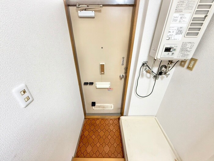 物件内観写真17　(玄関)