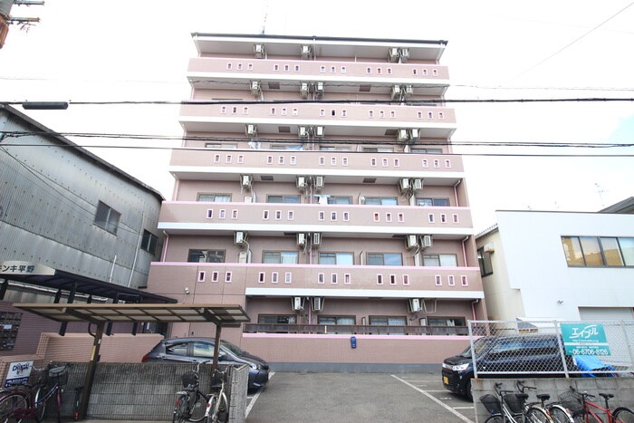 物件外観写真3　(駐車場)