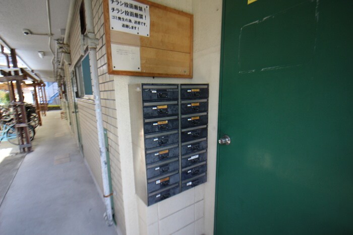 物件外観写真6　(バイク置き場)