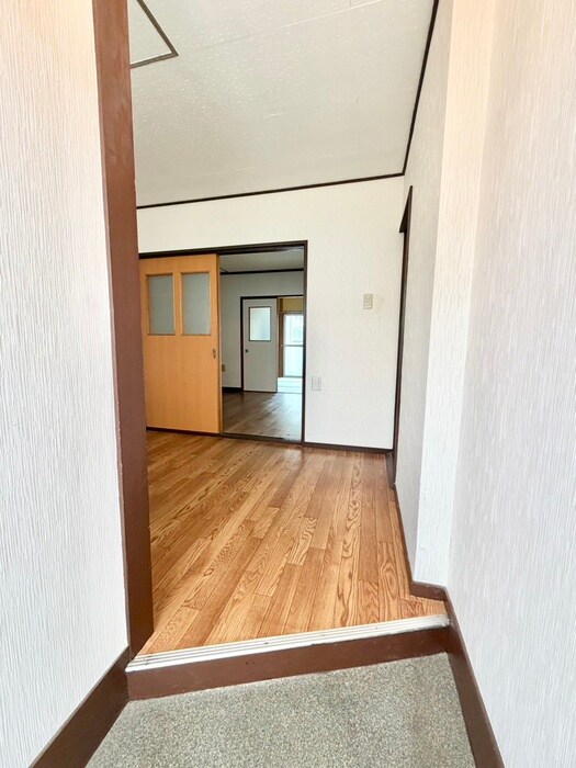 物件内観写真17　(廊下)