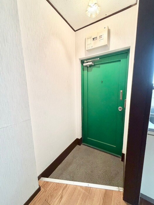 物件内観写真18　(玄関)