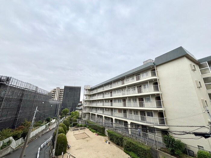 物件内観写真18　(室内からの展望)