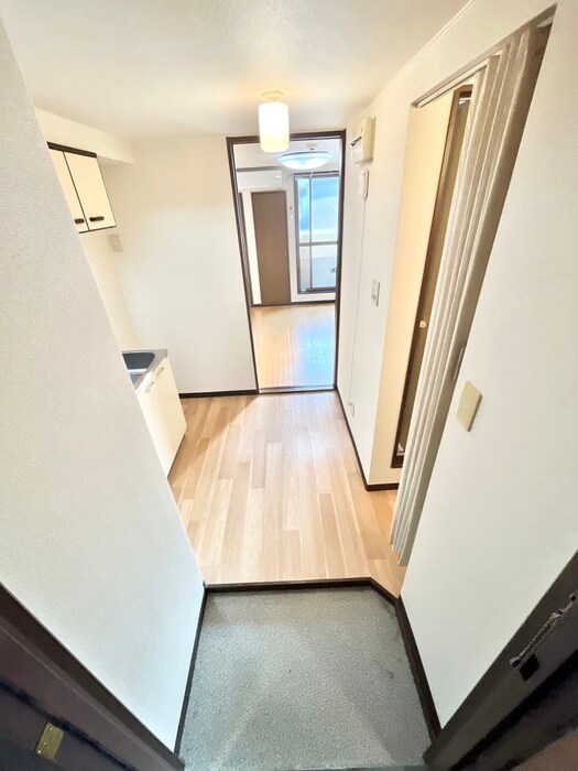 物件内観写真15　(玄関)