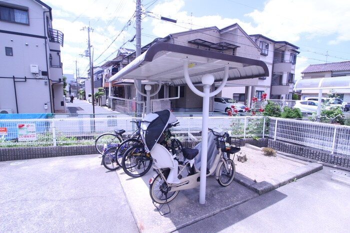 物件外観写真3　(駐輪場)