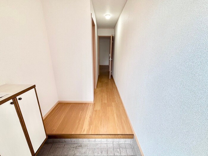 物件内観写真17　(玄関)