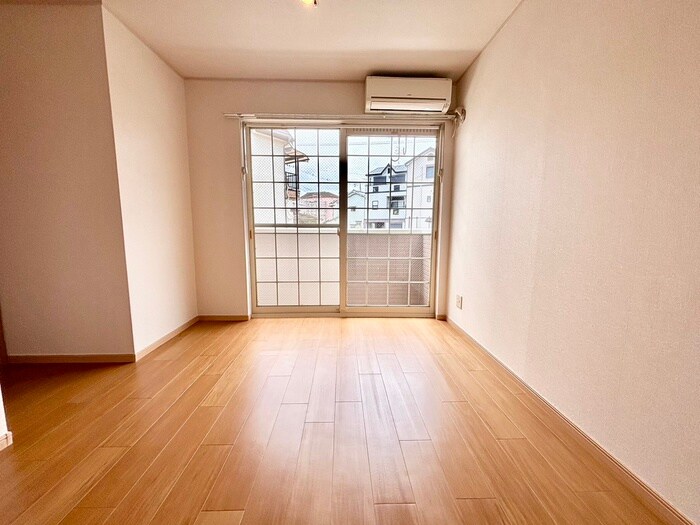 物件内観写真19　(居室)