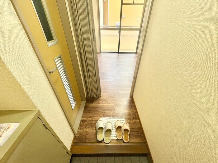 物件内観写真16　(廊下)