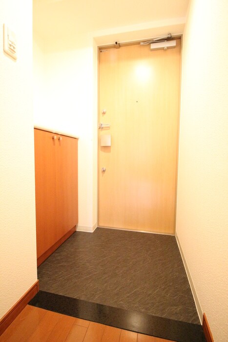 物件内観写真11　(玄関)